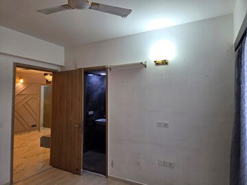 Room in 2 BHK Apartment at M3M Sky City, Sector 65 – for Sale