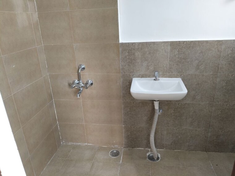 Bathroom, suncity-avenue-76 2 Bedroom 582 Sq.Ft. Apartment In Sector 76 Gurgaon 10115771