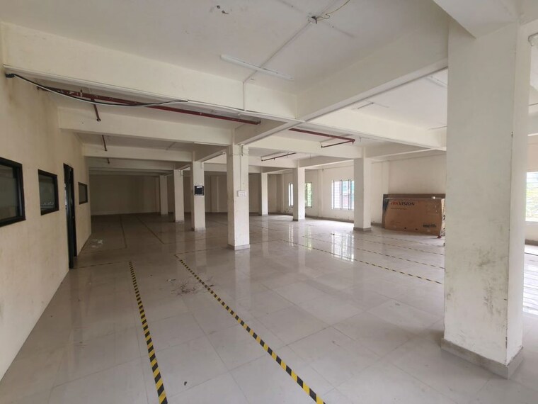  Parking, panampally nagar Commercial Office Space 3600 Sq.Ft. In Panampally Nagar Kochi 10115775