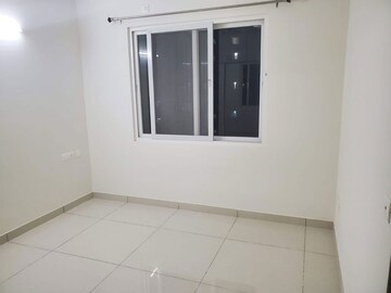 Room in 2 BHK Apartment at Prestige Lakeside Habitat, Varthur – for Sale