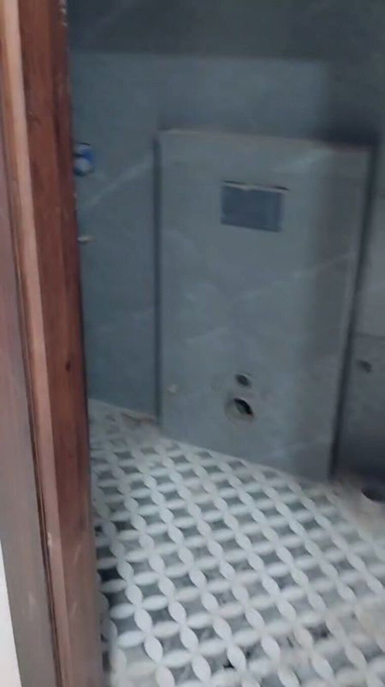 Bathroom, chauhan-neelkanth-apartments 1 Bedroom 550 Sq.Ft. Builder Floor In Sector 49 Noida 10115823