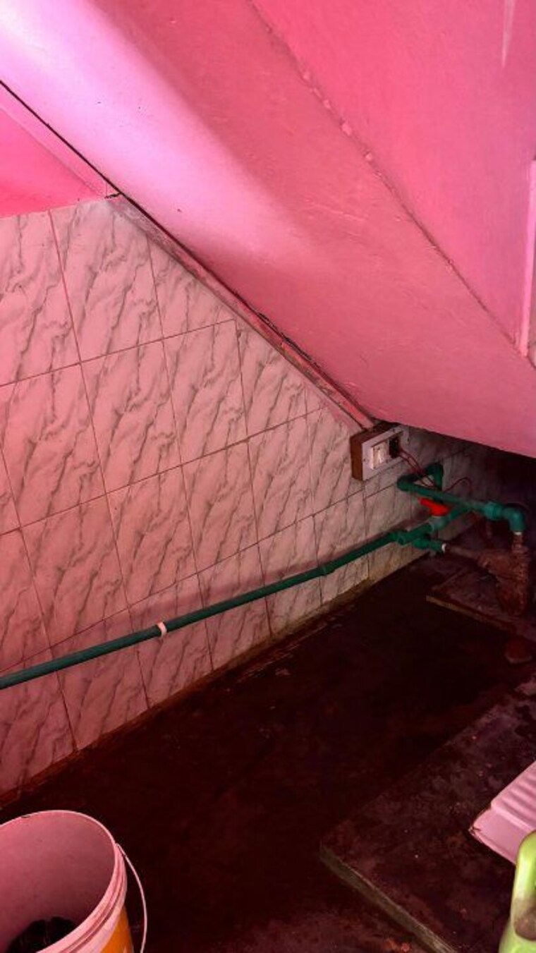 Bathroom, sher singh enclave 1 Bedroom 450 Sq.Ft. Independent House In Sher Singh Enclave Delhi 10115815