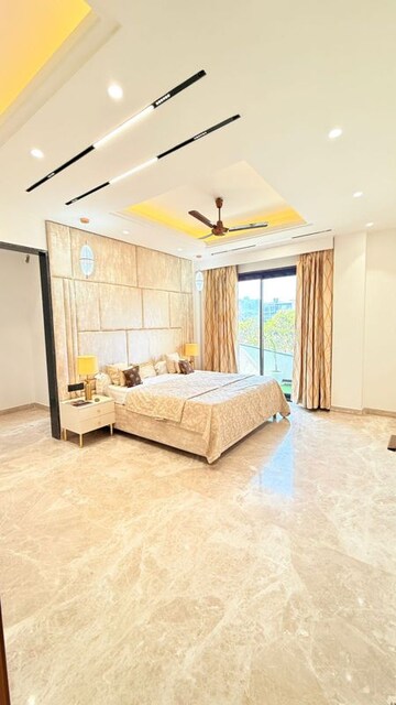 Room in 4 BHK Builder Floor at Ansal API Esencia, Sector 67 – for Sale