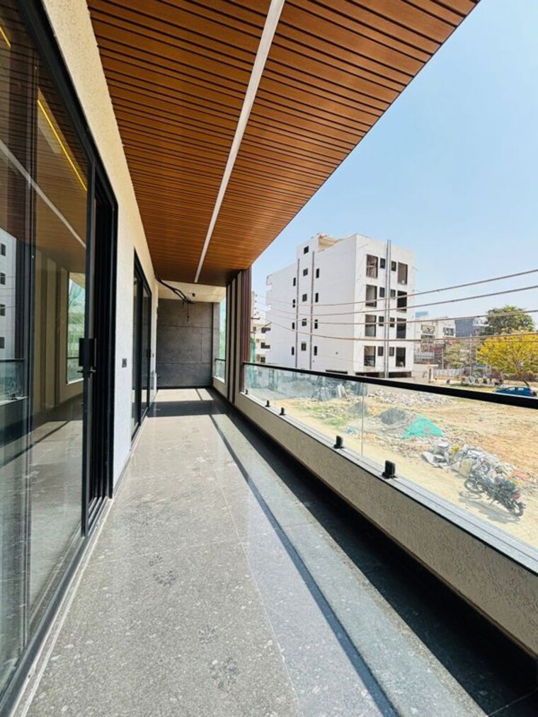 Balcony, bptp-green-oaks 3 Bedroom 155 Sq.Yd. Builder Floor In Sector 70a Gurgaon 10115829