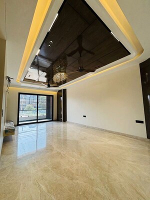 Room in 3 BHK Builder Floor at BPTP Green Oaks, Sector 70a – for Sale