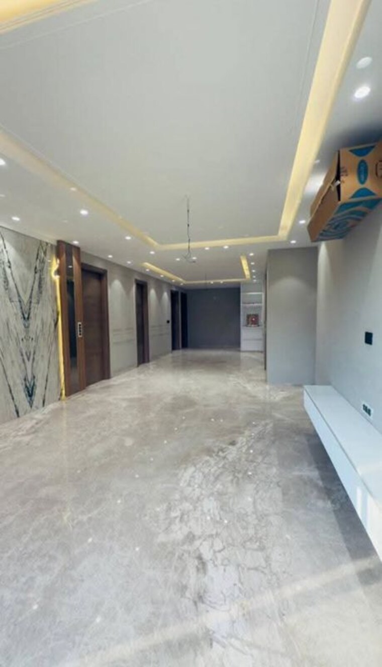 Room, auram-floor 4 Bedroom 280 Sq.Yd. Builder Floor In South City 2 Gurgaon 10115830