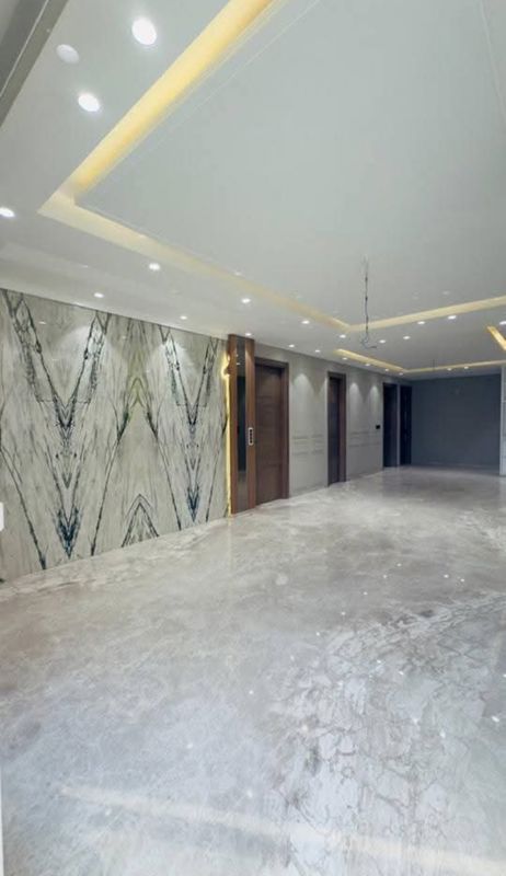 4 BHK + Servant Room 280 Sq.Yd. Builder Floor in Auram Floor