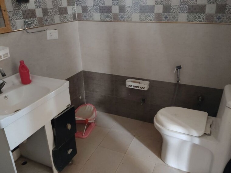 Master Bedroom, sector 108 6 Bedroom 3600 Sq.Ft. Builder Floor In Sector 108 Noida 10115854