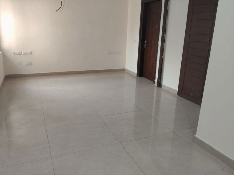 Room, sector 108 6 Bedroom 3600 Sq.Ft. Builder Floor In Sector 108 Noida 10115854