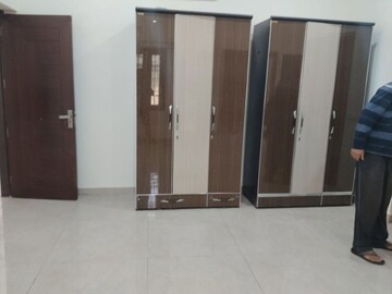 Room in 6 BHK Builder Floor at Sector 108 – for Rent