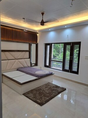 6 BHK Builder Floor For Rent in Sector 108