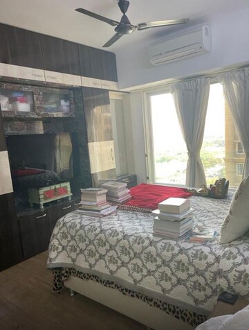 Bedroom in 2 BHK Apartment at Kalpataru Amare, Juhu – for Rent