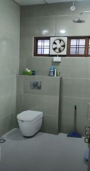 Bathroom in 2 BHK Apartment at Omaxe R2, Gomti Nagar – for Rent