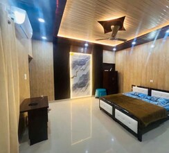 4 BHK + Servant Room Apartment For Rent in Shalimar Belvedere Court