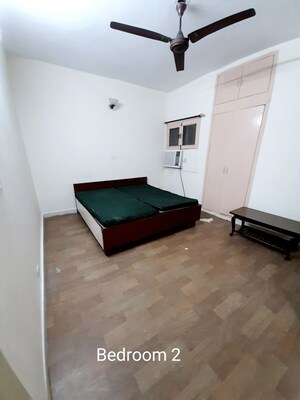 Room in 3 BHK Apartment at South Delhi – for Rent