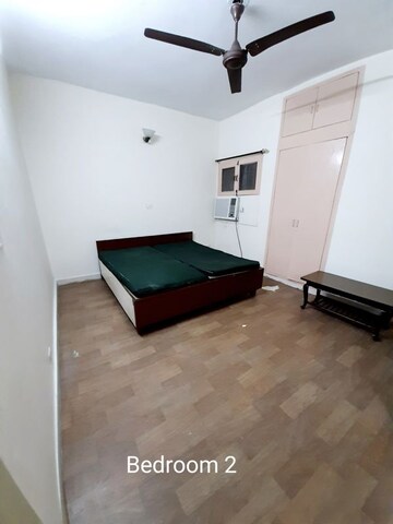 Room in 3 BHK Apartment at South Delhi – for Rent