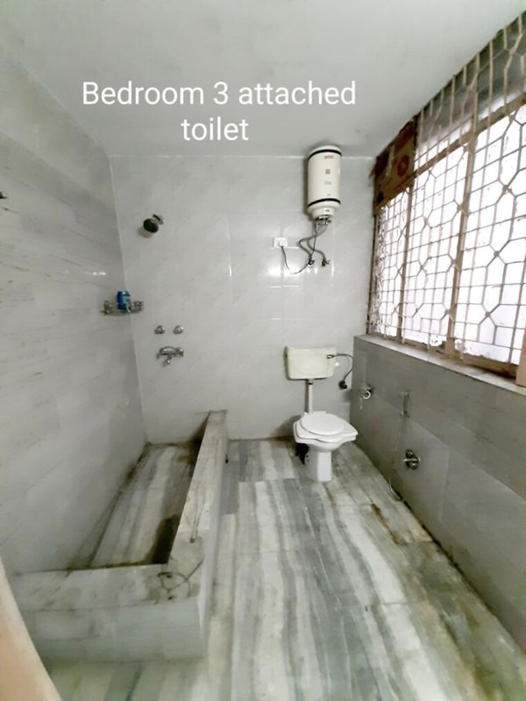 Bathroom, south delhi 3 Bedroom 1800 Sq.Ft. Apartment In South Delhi Delhi 10115887