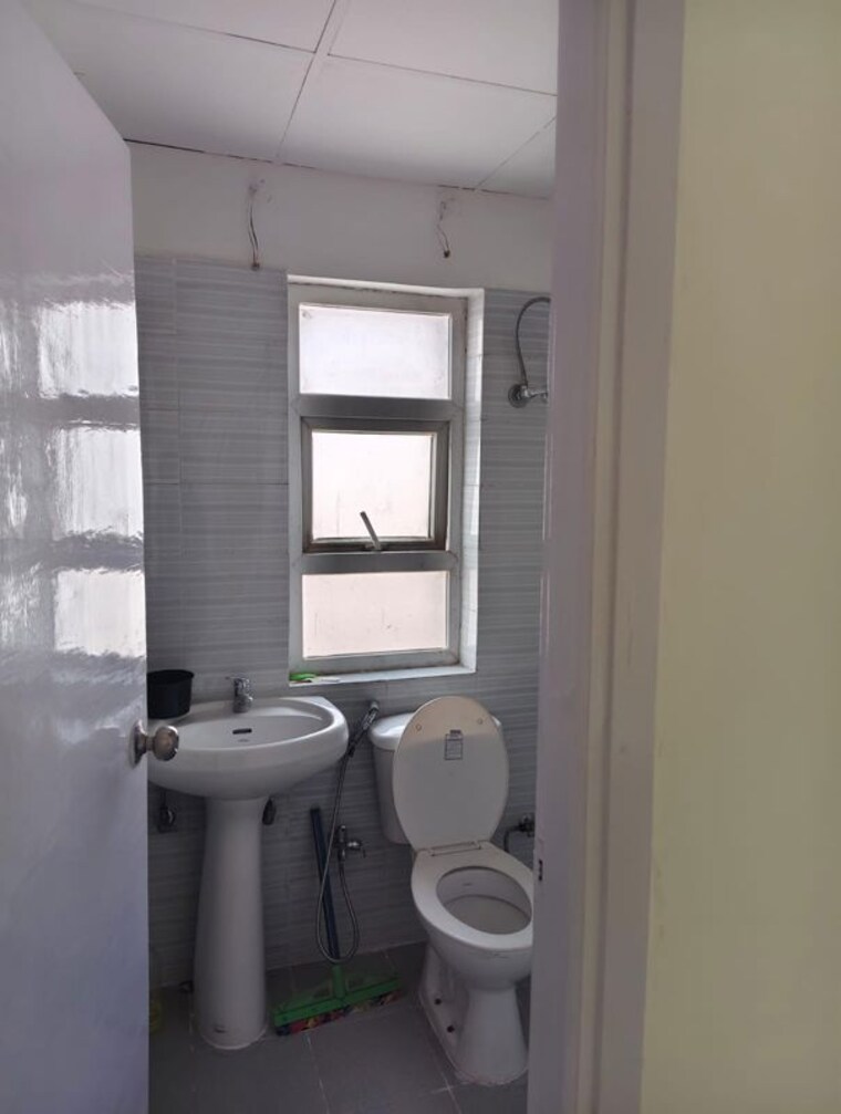 Bathroom, conscient-habitat-78 3 Bedroom 750 Sq.Ft. Apartment In Sector 78 Faridabad 10115889