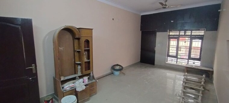 Room, krishna-palace-faridabad 3 Bedroom 300 Sq.Yd. Builder Floor In Sector 15a Faridabad 10115893