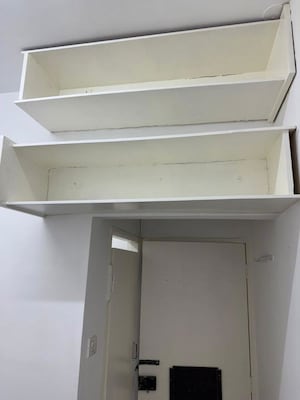 Furnished Amenities in 3 BHK Apartment at Lalazar Apartment, Palace Road – for Sale