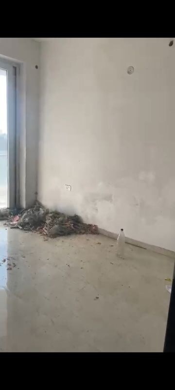 Room in 2 BHK Apartment at Omaxe Royal Residency Faridabad, Sector 79 – for Rent