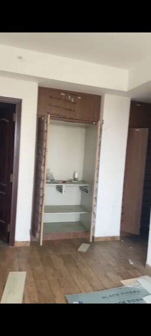2 BHK Apartment For Rent in Omaxe Royal Residency Faridabad, Sector 79