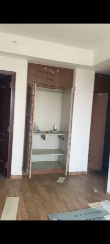 2 BHK Apartment For Rent in Omaxe Royal Residency Faridabad, Sector 79