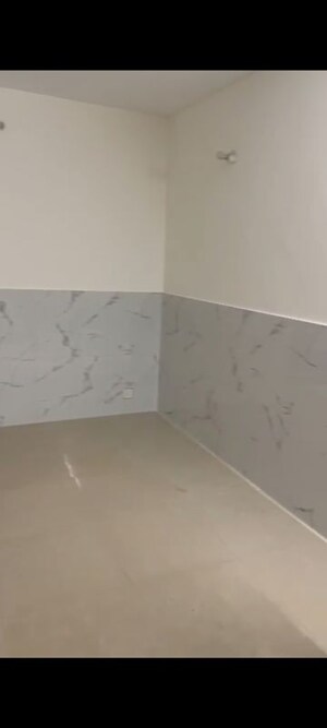 Room in 3 BHK Builder Floor at BPTP District 3, Sector 85 – for Rent