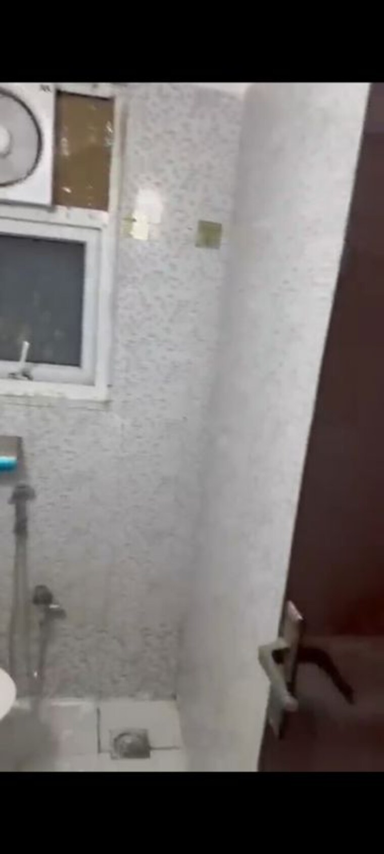 Bathroom, bptp-district-3 3 Bedroom 250 Sq.Yd. Builder Floor In Sector 85 Faridabad 10115904
