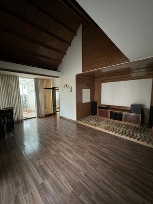 Parking in 5 BHK Apartment at Emmanuel Pearl, Rest House Road – for Sale