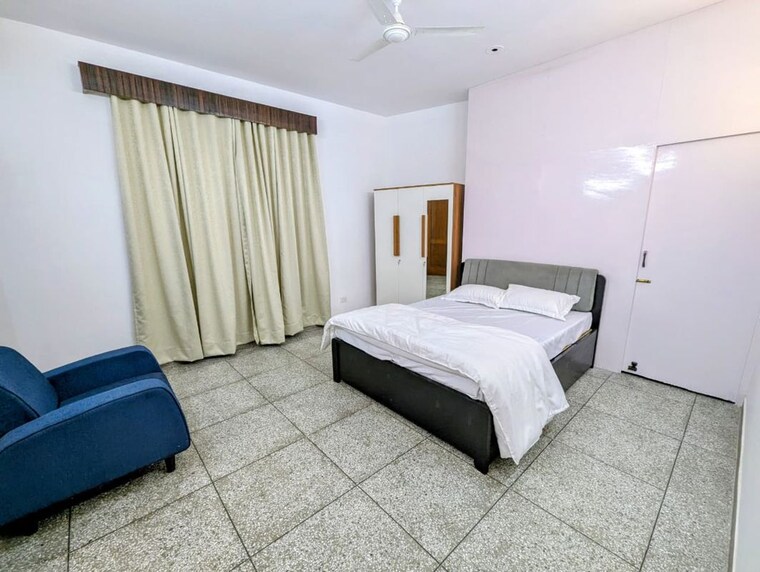 Bedroom, crown-plaza-mall 5 Bedroom 350 Sq.Yd. Independent House In Sector 15a Faridabad 10115916