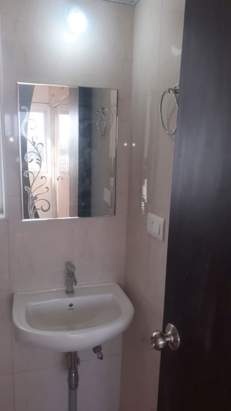 Bathroom, shriram-107-south-east 2 Bedroom 698 Sq.Ft. Apartment In Attibele Bangalore 8446127
