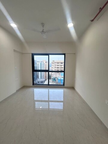 Room in 2.5 BHK Apartment at Pentagon Mantri Our Home, Andheri West – for Rent