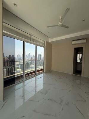 Room in 3 BHK Apartment at D And A The Imperial, Worli – for Rent