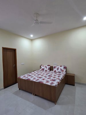 Bedroom in 1 RK Apartment at Fazilpur Jharsa – for Rent