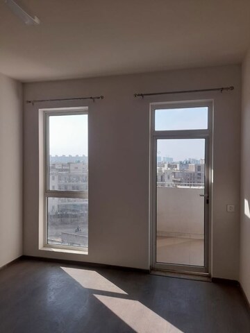 Room in 3 BHK Apartment at Ireo The Corridors, Sector 67a – for Rent