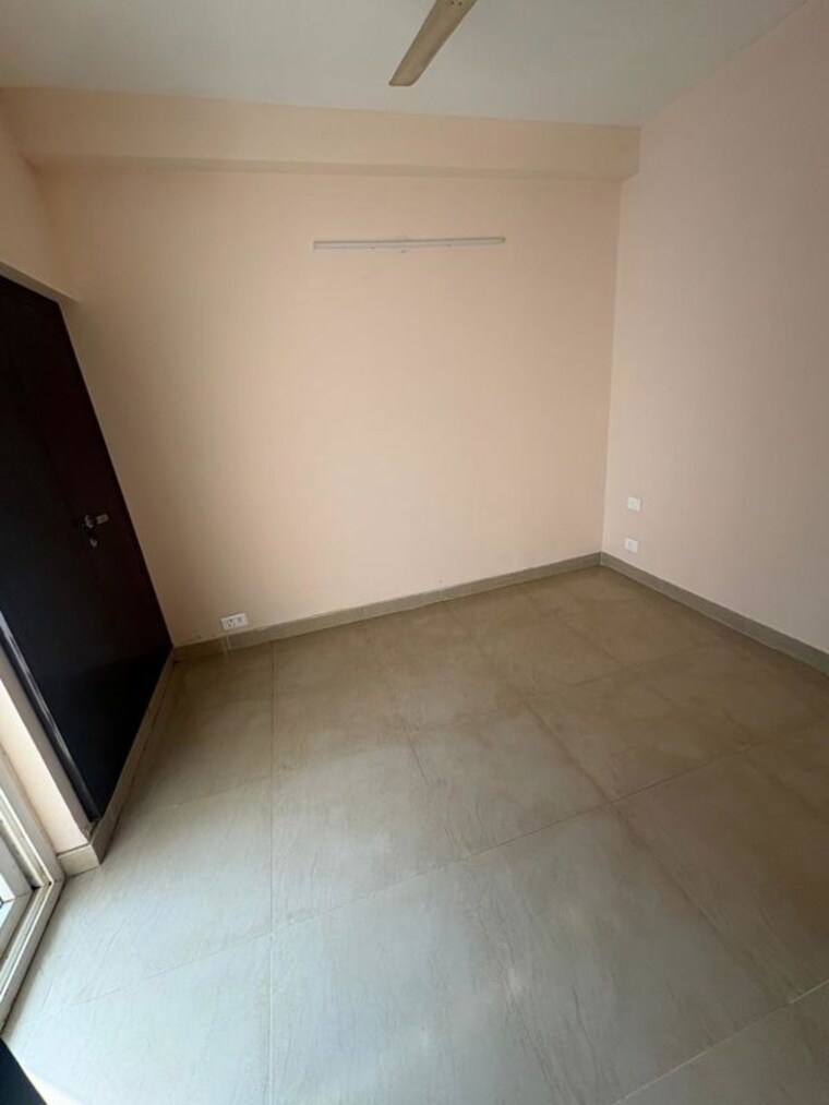 Room, amrapali-dream-valley 1 Bedroom 585 Sq.Ft. Apartment In Tech Zone 4 Greater Noida Greater Noida 10115973