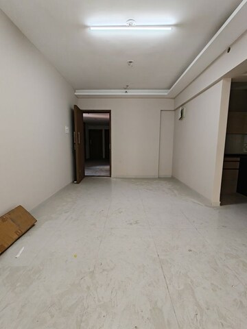 Room in 3 BHK Apartment at Neminath Silver Oak, Andheri West – for Rent