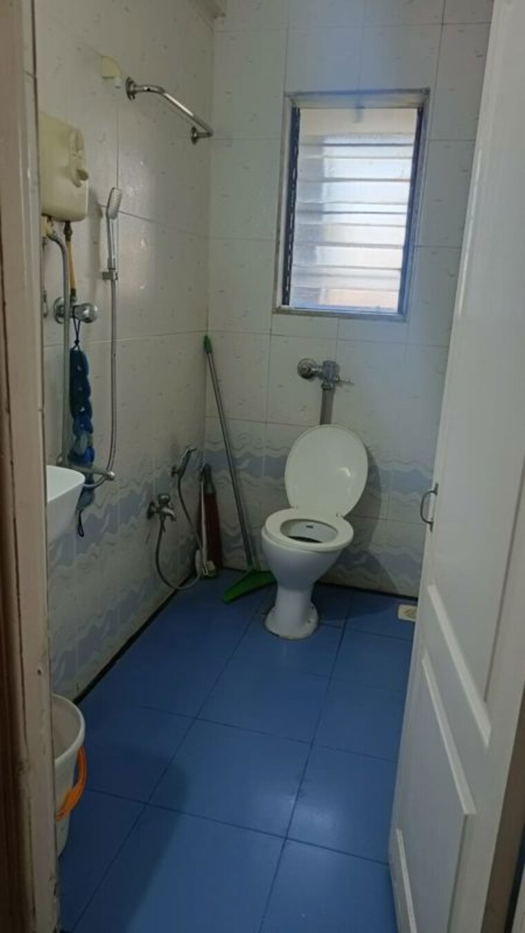 Bathroom, panchvati-b 2 Bedroom 1000 Sq.Ft. Apartment In Powai Mumbai 10115978