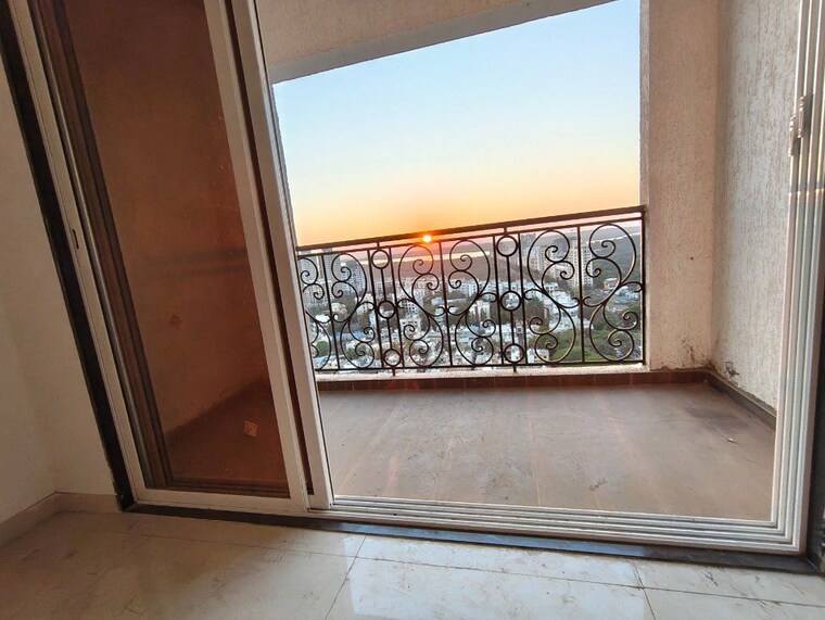 Balcony, dem-icon 2 Bedroom 602 Sq.Ft. Apartment In Charkop Sector 2 Mumbai 10115984