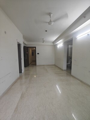 Room in 2.5 BHK Apartment at L & T Seawoods Residences Phase 1 Part A, Seawoods – for Rent