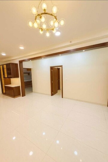 Room in 4 BHK Apartment at Prestige Beverly Hills, Kokapet – for Rent