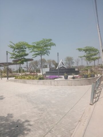  Plot For Sale in BPTP Amstoria, Sector 102