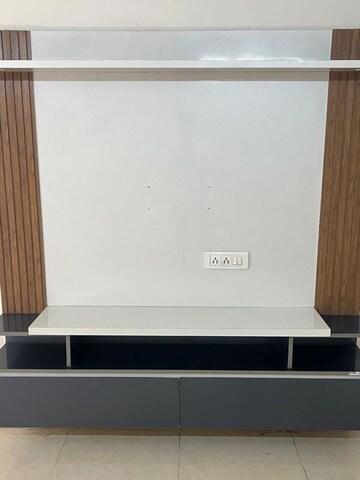 Room in 2 BHK Apartment at Signature Global Proxima, Sector 89 – for Rent