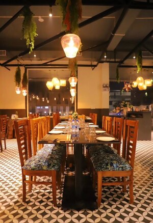  Showroom For Sale in Vishal Enclave