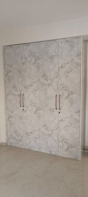 Room in 2.5 BHK Builder Floor at Smart World Gems, Sector 89 – for Rent