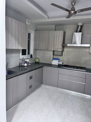 Kitchen in 3 BHK Builder Floor at Dlf Phase ii – for Rent