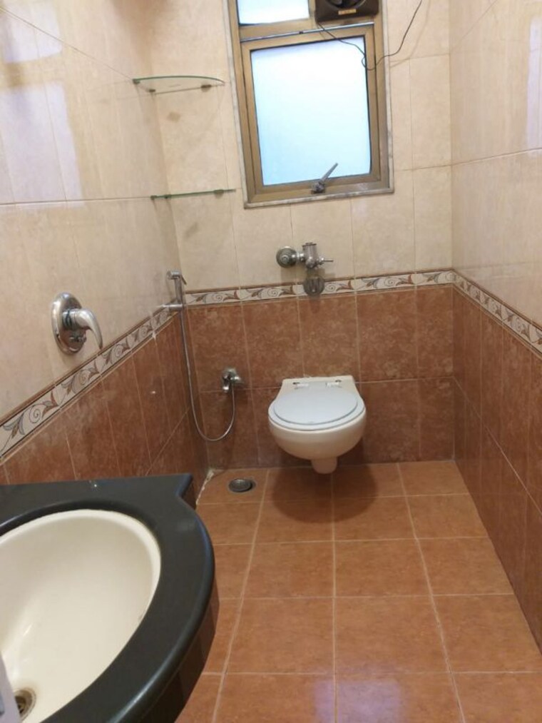 Bathroom, chrysalis-apartment 2 Bedroom 750 Sq.Ft. Apartment In Juhu Mumbai 10116039