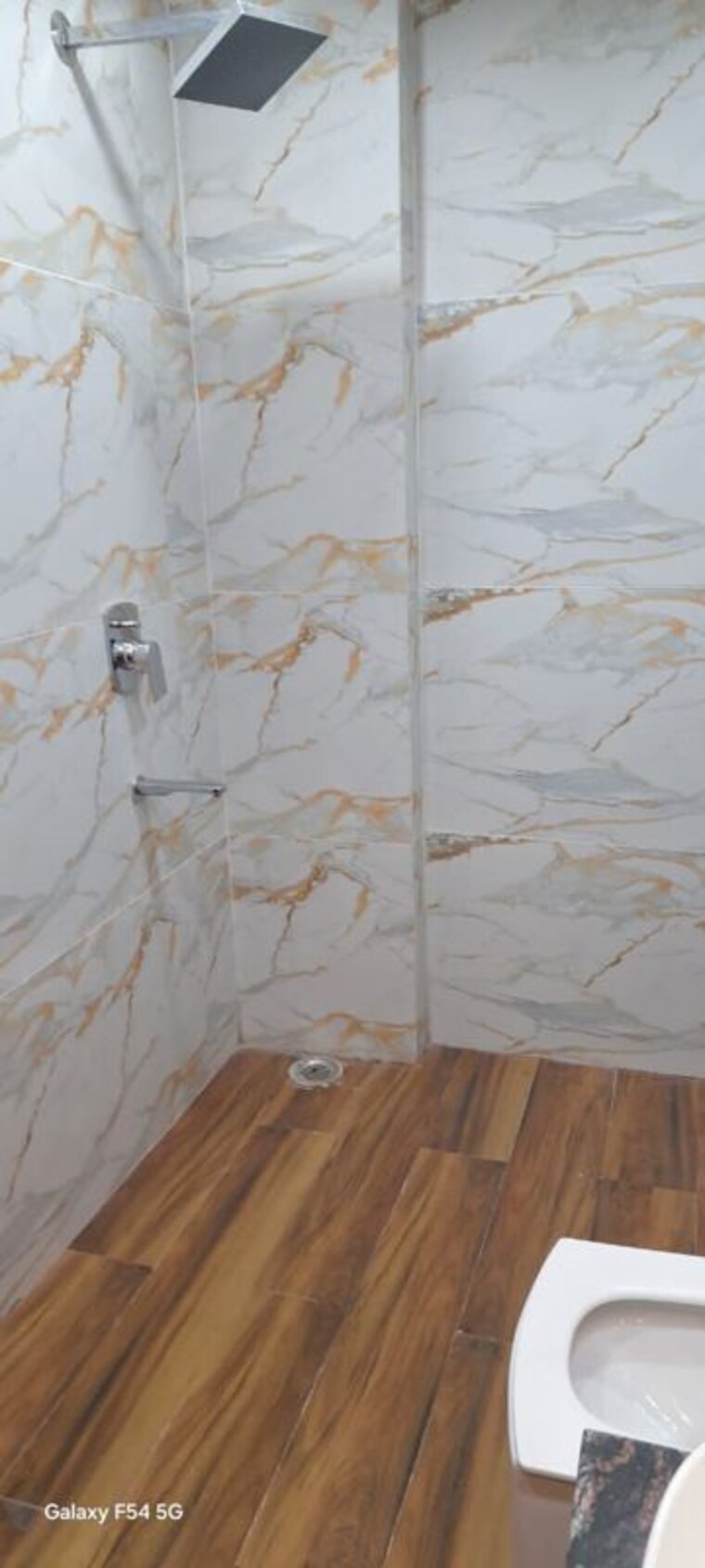 Bathroom, palam-vihar-residents-association 4 Bedroom 360 Sq.Yd. Builder Floor In Palam Vihar Gurgaon 10116056