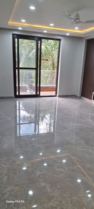 Room in 4 BHK Builder Floor at Palam Vihar Residents Association, Palam Vihar – for Rent